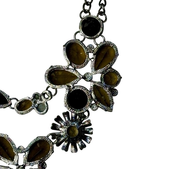 Large Flowers Faceted Rhinestone Faux Stone Silver Tone Statement Boho Necklace - Picture 12 of 14